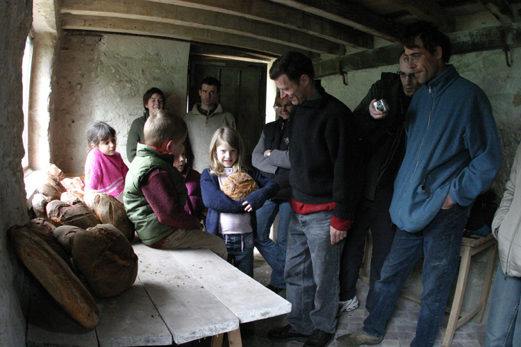 Association Parlez villages, rnovation dun four  pain  Priez(Aisne)��.