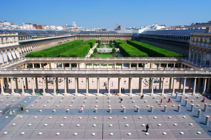 Colonnes de Buren et jardin du Palais-Royal.