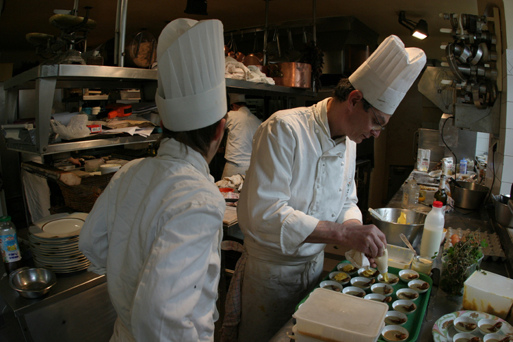 Bernard Charret, restaurateur  Laray(Indre-et-Loire).��