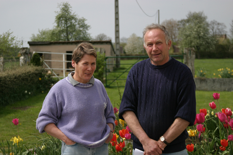 Hubert & Maryvonne Coupart, leveurs de vaches laitires  Neuville-prs-Ses(Orne).��