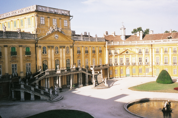 Dans la puszta hongroise, le château de Fertöd est l’ancien domaine des princes Esterházy.