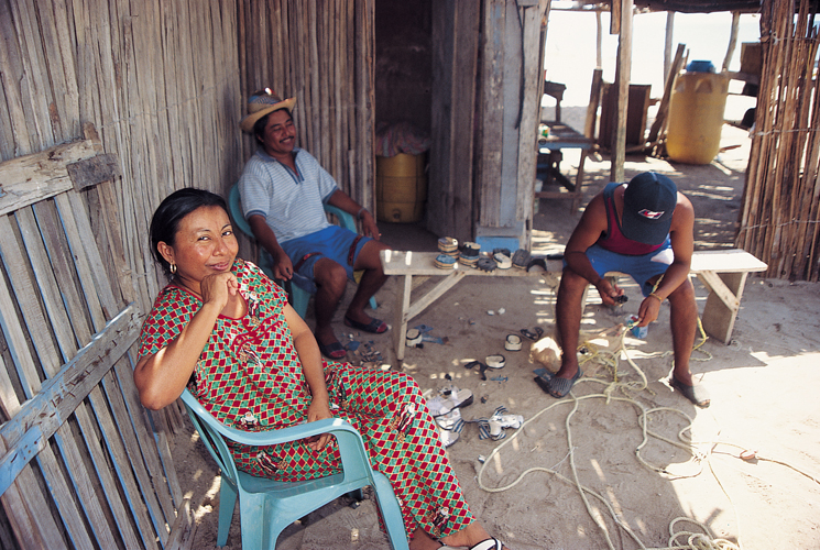 Pcheurs dans la pninsule de la Guajira  Colombie.