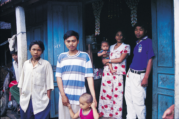 Famille vietnamienne dans les hauts plateaux du centre  Vietnam.