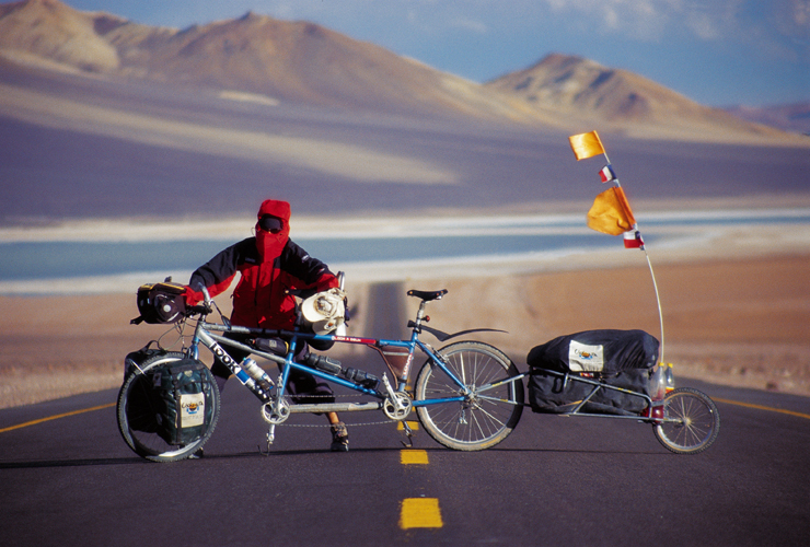 Au-del du Paso de Jama,  5100m daltitude, les vents en provenance de locan Pacifique propulsent le tandem du Chili vers lArgentine  une vitesse prodigieuse.