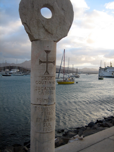  Mindelo, mmorial de la premire traverse arienne de lAtlantique Sud, en 1922 (So Vicente).