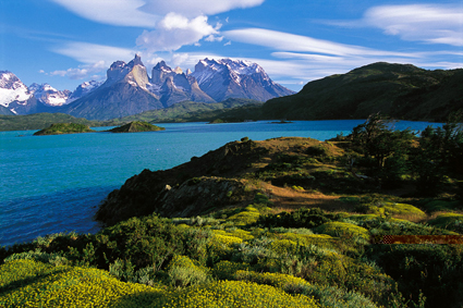Lac Peho au pied des Cuernos del Paine, Patagonie.