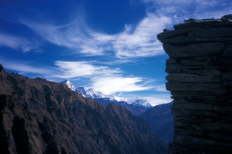 LHimalaya depuis les contreforts au sud du Daulaghiri.