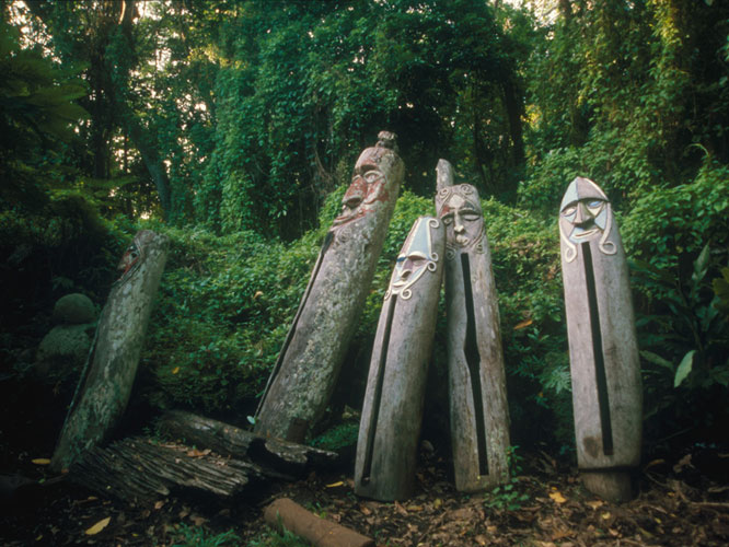 Tambours sur une place de danse,  SmallIslands (Mallicolo).