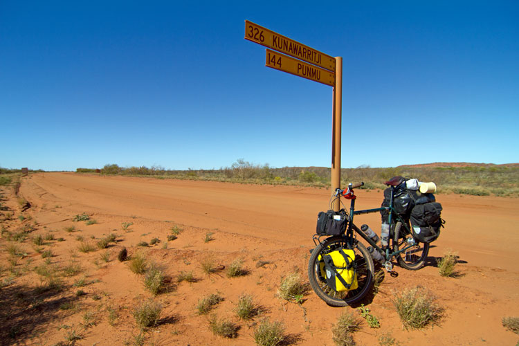 Aux portes de Karlamilyi  Grand Dsert de sable (Pilbara).