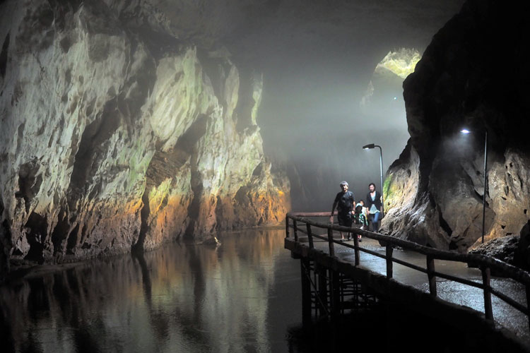 Grotte du plateau dAkiyoshidai, prfecture de Yamaguchi  Chugoku (Honshu).