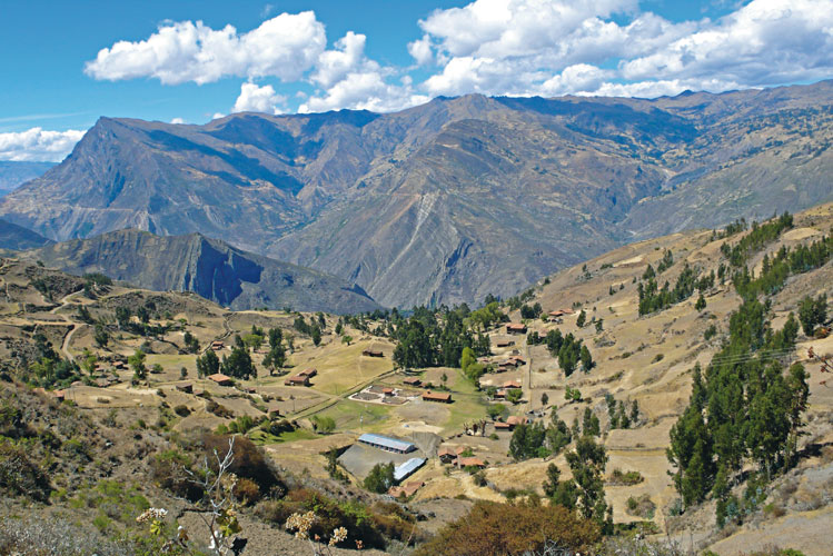 Valle de la rivire Yanamayo (Ancash).