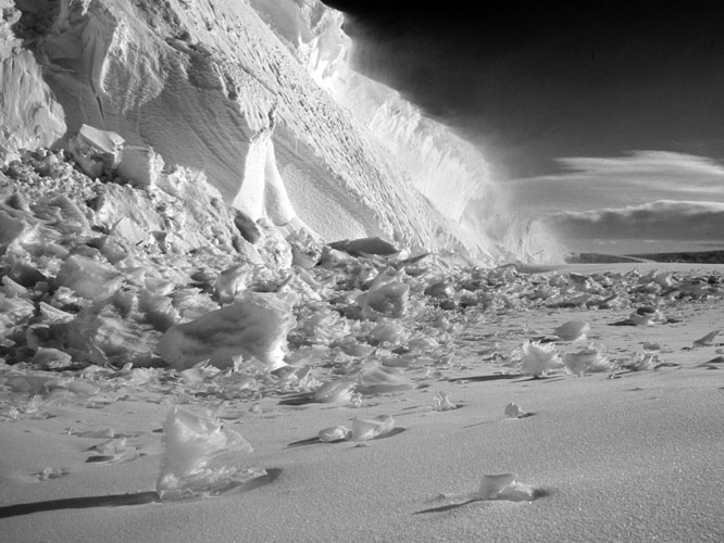 Je me moque de vos peurs misrables et de vos projets communs.<br>Jignore la piti.<br><br>Terre de la Reine-Maud  Antarctique.