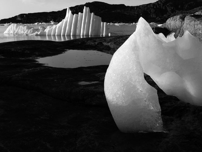 « Vous ne pouviez pas me saisir, non !<br>Mais ceux qui le désiraient vraiment pouvaient me caresser. »<br><br>Upernavik – côte ouest du Groenland.