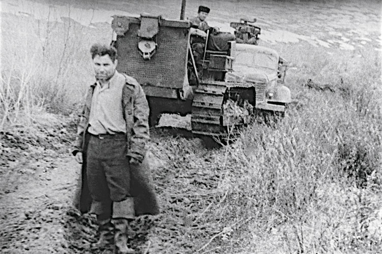 Lauteur au chantier minier Gorny, 1959.