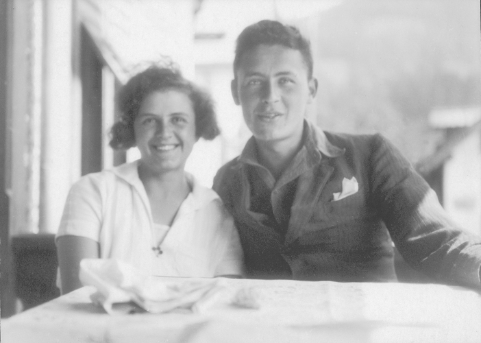 Paul-mile Victor, avec sa sur Lily durant lt 1926.