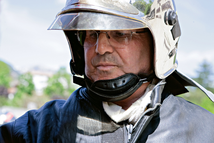 Guy Bonnet est boueur, pompier volontaire et tambour de la clique municipale,  Pennes-le-Sec.