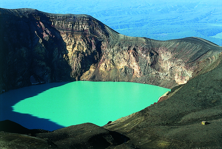 Lac acide du Maly Semiatchik, qui culmine  1563m.