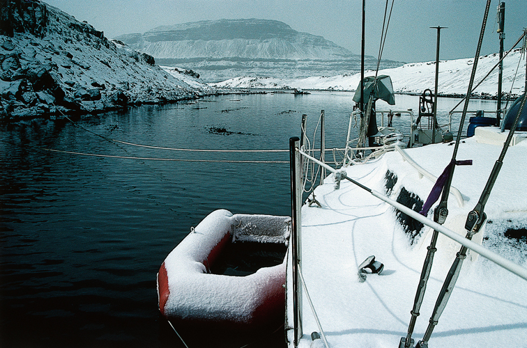 Le havre hivernal de <i>Saturnin</i>, entre lle Guyot et la presqule Bouquet-de-la-Grye.