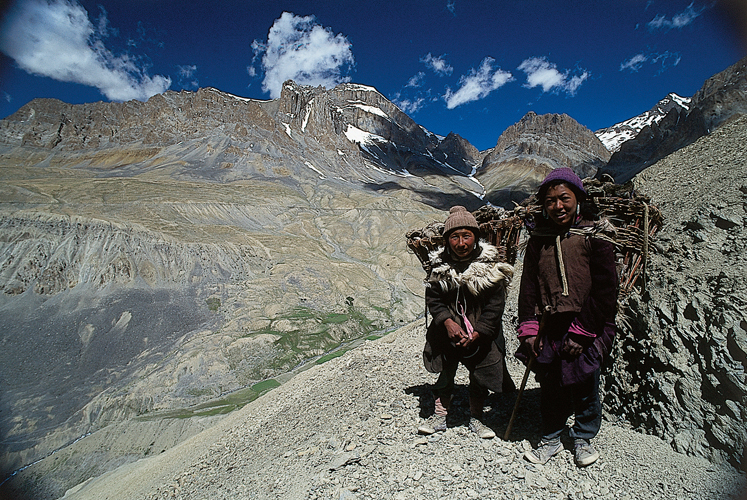 Glaneuses de bouses de yack (Zanskar).